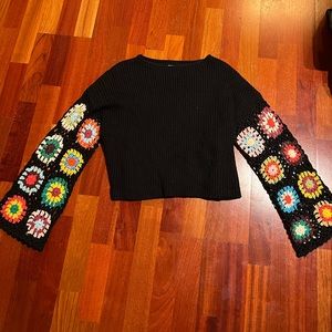 Vici 70’s flower power sweater